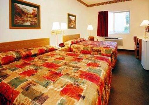 фото отеля Econo Lodge Inn & Suites New Castle