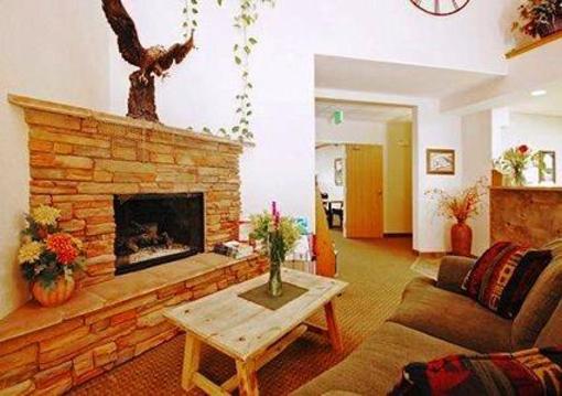 фото отеля Econo Lodge Inn & Suites New Castle