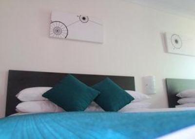 фото отеля Comfort Inn Airport Admiralty