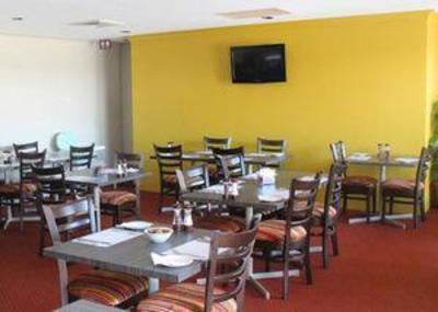 фото отеля Comfort Inn Airport Admiralty