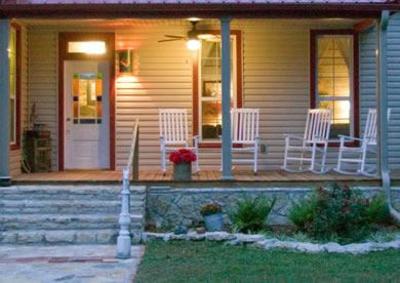 фото отеля Hico's Nothin' But Time Bed and Breakfast