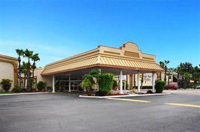 фото отеля Clarion Hotel Port Canaveral Merritt Island