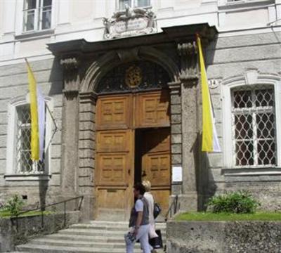 фото отеля Gastehaus im Priesterseminar Salzburg