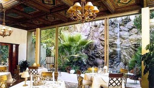 фото отеля The Willows Historic Inn Palm Springs