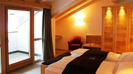 фото отеля Hotel Chalet Dlaces