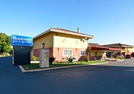 фото отеля Rodeway Inn & Suites Near the Coliseum & Arena