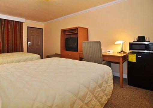 фото отеля Rodeway Inn & Suites Near the Coliseum & Arena