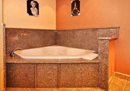 фото отеля Rodeway Inn & Suites Near the Coliseum & Arena