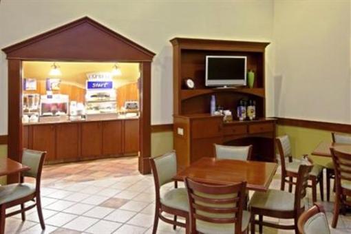 фото отеля Holiday Inn Express Litchfield