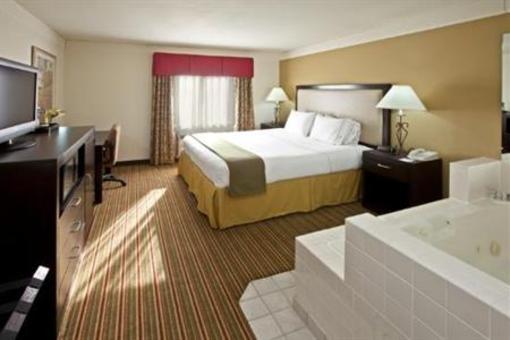 фото отеля Holiday Inn Express Litchfield