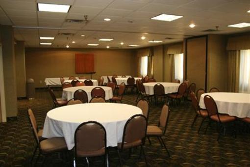 фото отеля Holiday Inn Express Hotel & Suites Birmingham Irondale