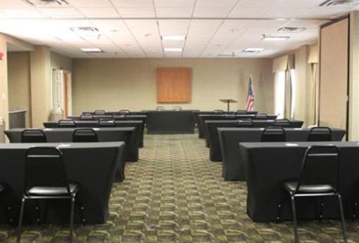 фото отеля Holiday Inn Express Hotel & Suites Birmingham Irondale