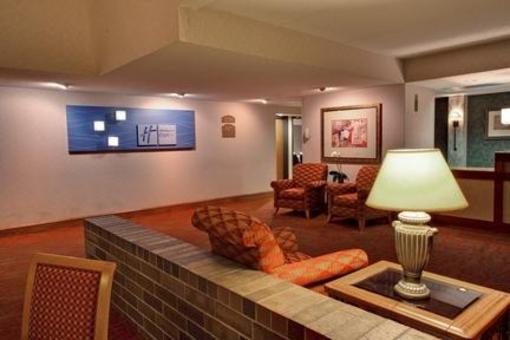 фото отеля Holiday Inn Express Chicago Arlington Heights