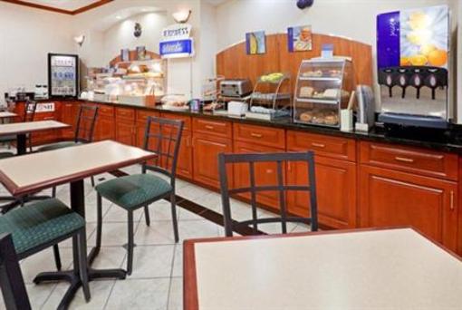 фото отеля Holiday Inn Express Hotel & Suites Dallas Grand Prairie