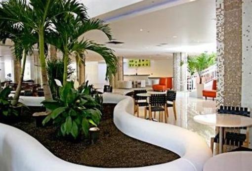 фото отеля El Tropicano Riverwalk Hotel