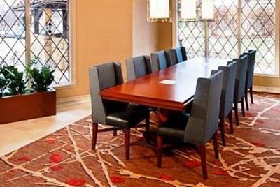 фото отеля Sheraton Westport Chalet Hotel St. Louis