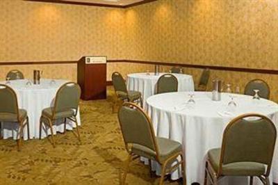 фото отеля Embassy Suites Hotel Dallas - Park Central Area