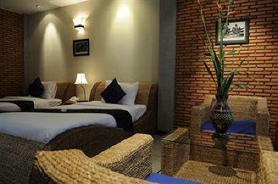 фото отеля Frangipani Fine Arts Hotel