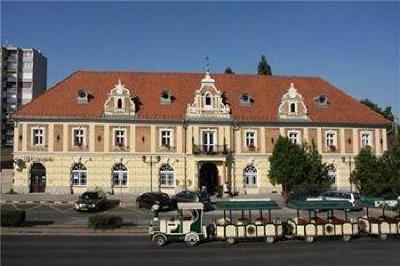 фото отеля Kristaly Hotel and Restaurant
