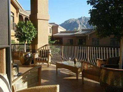 фото отеля Embassy Suites Tucson Paloma Village