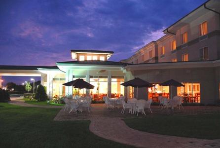 фото отеля Hilton Garden Inn Riverhead