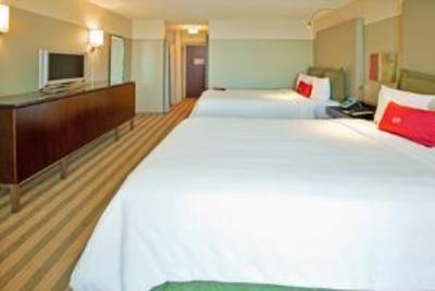фото отеля Crowne Plaza Chicago - The Metro