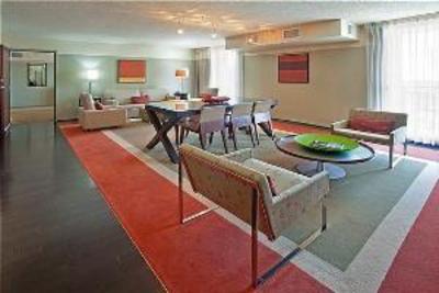 фото отеля Crowne Plaza Chicago - The Metro