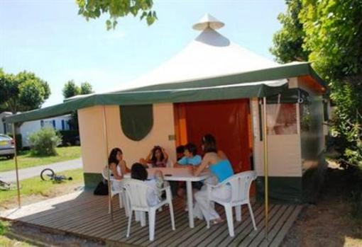 фото отеля Camping Les Pirons