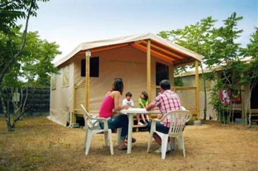 фото отеля Camping Les Pirons
