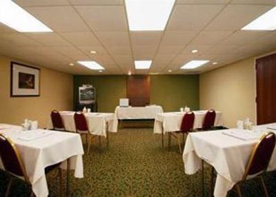 фото отеля Comfort Inn & Suites N at Pyramids