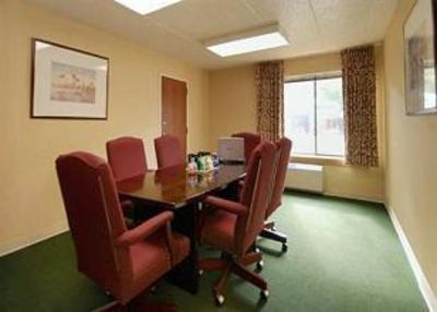 фото отеля Comfort Inn & Suites N at Pyramids