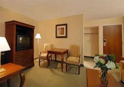 фото отеля Comfort Inn & Suites N at Pyramids