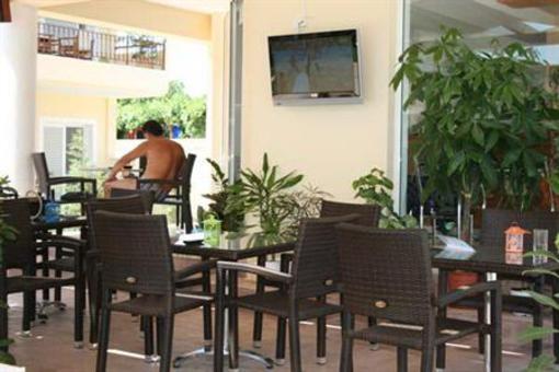 фото отеля Vakis Apartments