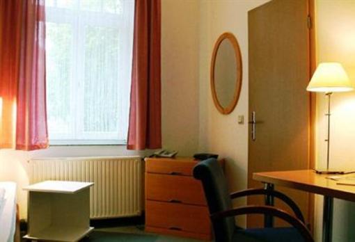 фото отеля Hotel Jakob-Kaiser-Haus