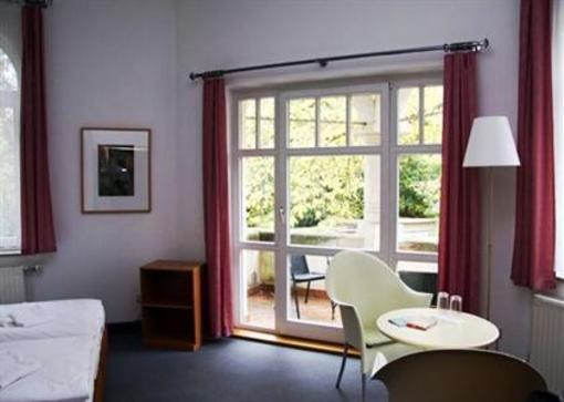 фото отеля Hotel Jakob-Kaiser-Haus