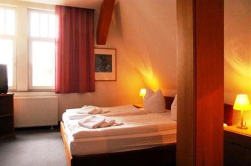 фото отеля Hotel Jakob-Kaiser-Haus