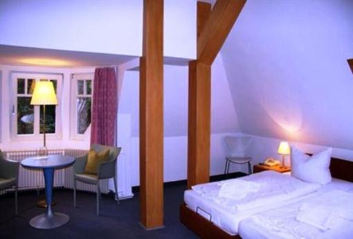 фото отеля Hotel Jakob-Kaiser-Haus