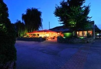 фото отеля Hotel Dreimädelhaus Espelkamp