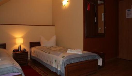 фото отеля Hotelik Gosciniec Pod Sosnami Drzonkow