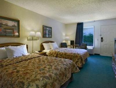 фото отеля Valdosta-Days Inn Lake Park