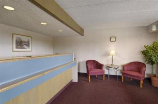 фото отеля Red Roof Inn Fairmont