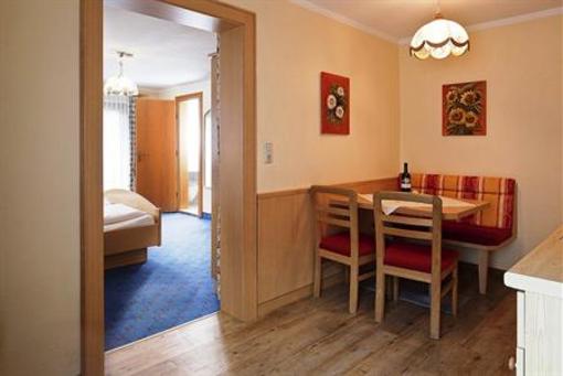 фото отеля Appartements Mair
