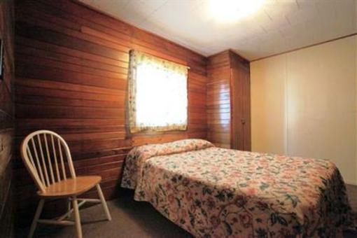фото отеля America's Best Value North Shore Lodge