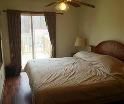 фото отеля Crest Inn Suites & Cottages