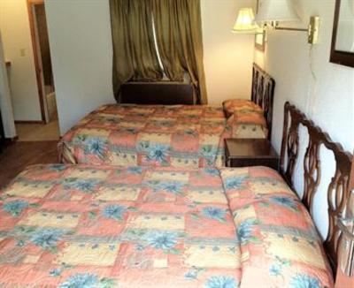 фото отеля Crest Inn Suites & Cottages