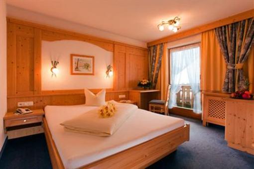 фото отеля Hotel-Garni Alpenrose