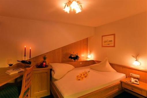 фото отеля Hotel-Garni Alpenrose