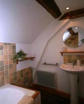 фото отеля Numero CINQ Bed and Breakfast Domfront