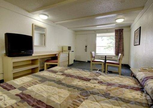 фото отеля Rodeway Inn & Suites Fenton