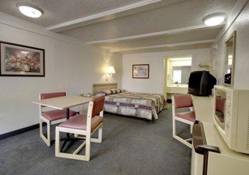фото отеля Rodeway Inn & Suites Fenton